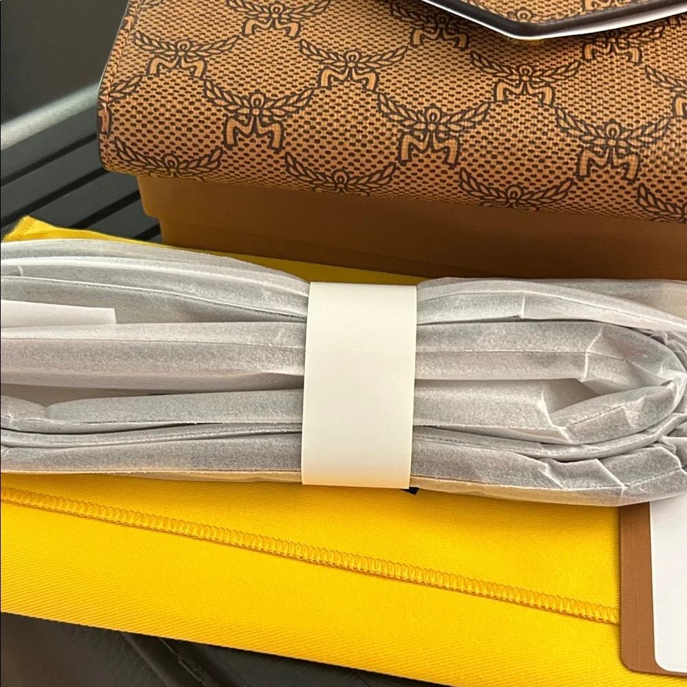 MCM‎ Himmel Lauretos Wallet On Chain Cognac Visetos Monogram